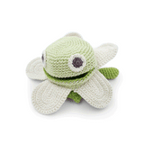Ce jouet est une idée de cadeau originale et écologique. Réversible, il prend la forme d'une pomme et se transforme en fleur. En manipulant ce jouet, l'enfant stimule sa motricité et découvre que la pomme provient d'une petite fleur, une leçon en accord avec la pédagogie Montessori.