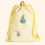 Découvrez le Sac à Cordon pour enfants, un compagnon pratique et ludique pour toutes leurs aventures. Fabriqué en matériau rPET respectueux de l'environnement, ce sac spacieux et coloré offre durabilité et style, parfait pour l'école, le sport et les sorties.