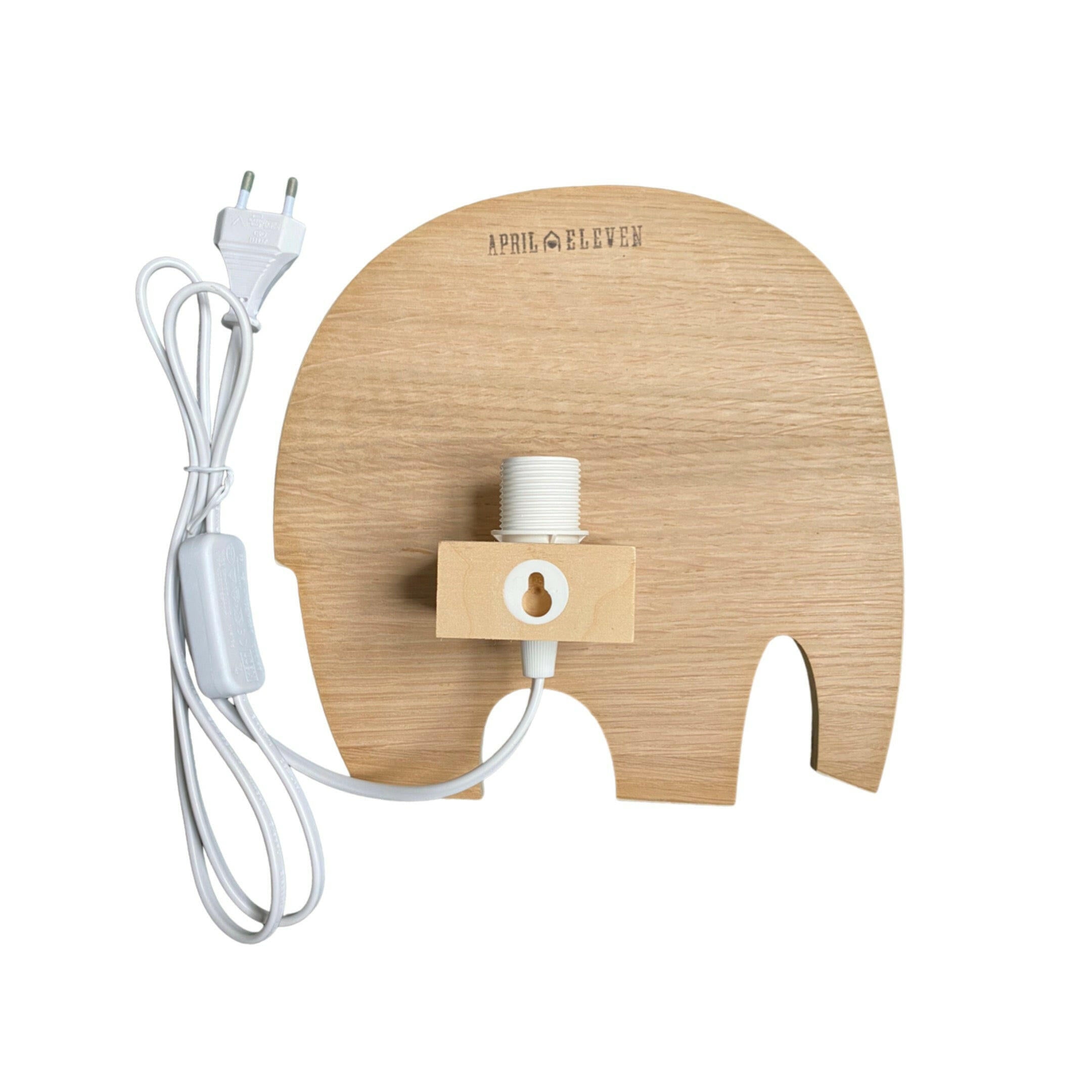 Applique Lumineuse Éléphant en bois, une solution élégante pour éclairer avec style la chambre de vos petits trésors.