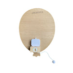 la Boîte à Musique Ballon diffuse une mélodie douce qui enveloppe vos tout-petits de confort et de bien-être. Elle sera la compagne fidèle, embellissant les nuits de votre enfant avec une mélodie enchanteresse qui perdurera au fil des années.