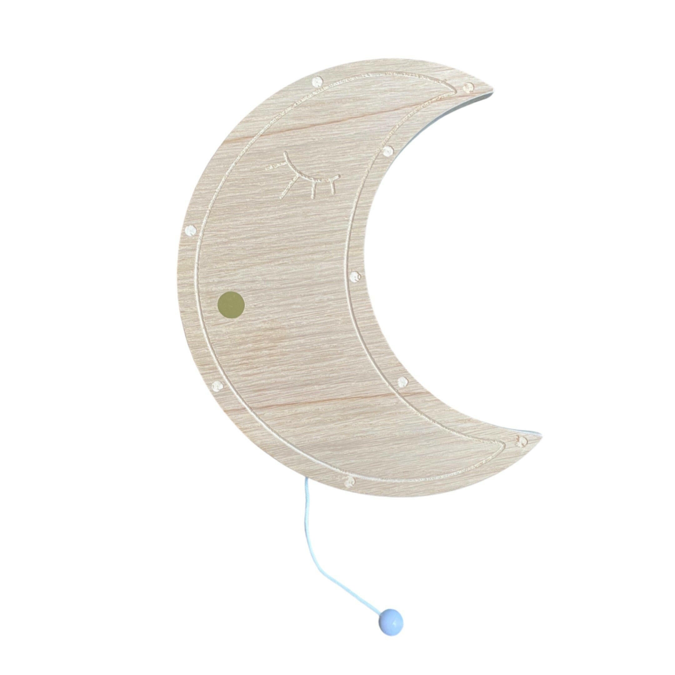 la Boîte à Musique Lune diffuse une mélodie douce qui enveloppe vos tout-petits de confort et de bien-être. Elle sera la compagne fidèle, embellissant les nuits de votre enfant avec une mélodie enchanteresse qui perdurera au fil des années.