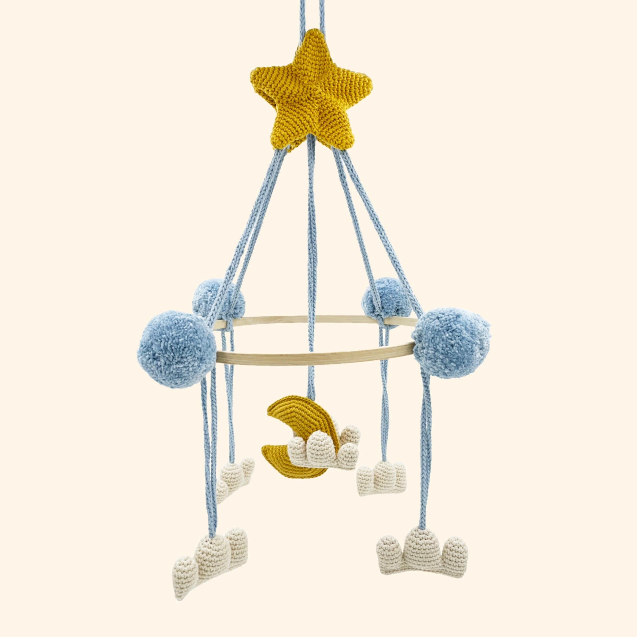 Ce mobile ciel de nuit est une idée cadeau de naissance originale et éco-responsable!  Fabriqué dans le respect de l'environnement, il est composé à 100% de coton biologique certifié GOTS. Son rembourrage et son packaging sont également en coton biologique, contribuant ainsi à réduire les déchets.