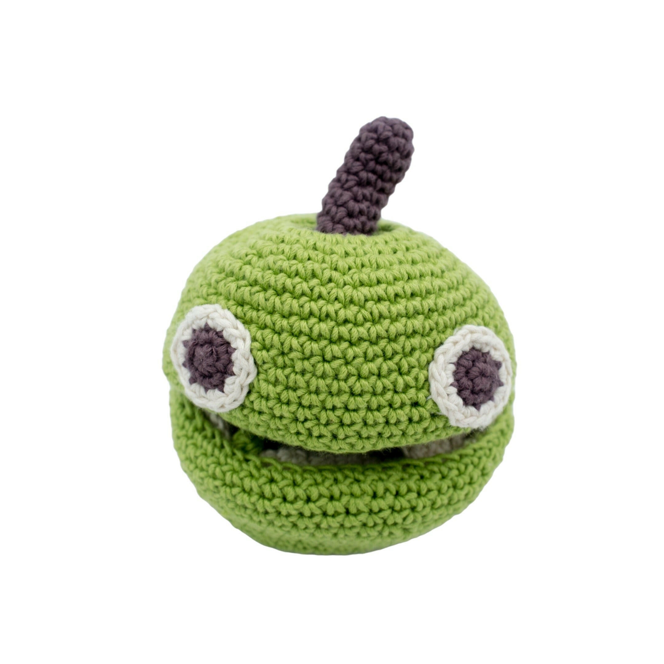 Ce jouet est une idée de cadeau originale et écologique. Réversible, il prend la forme d'une pomme et se transforme en fleur. En manipulant ce jouet, l'enfant stimule sa motricité et découvre que la pomme provient d'une petite fleur, une leçon en accord avec la pédagogie Montessori.