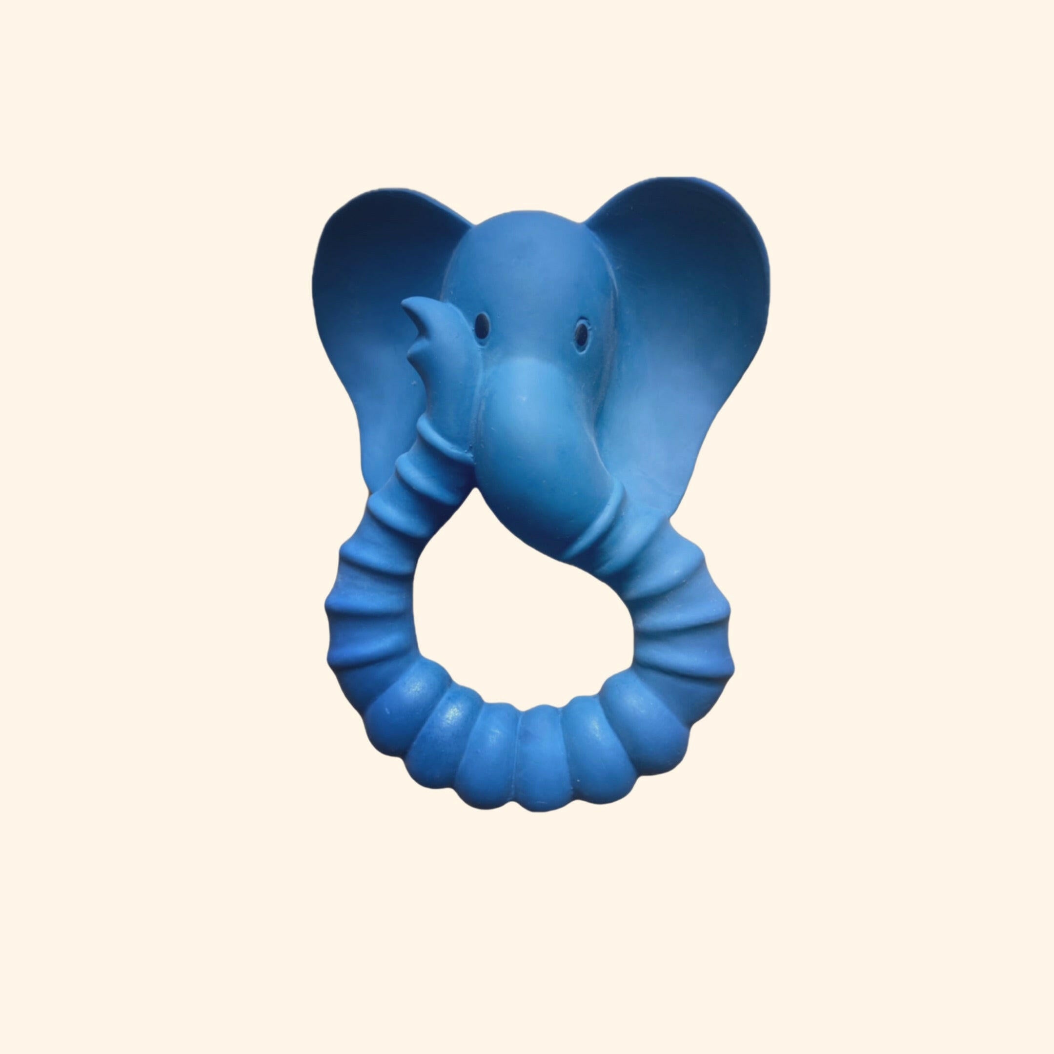 L'anneau de dentition Eléphant bleu de Natrüba est spécialement conçu pour apaiser les gencives sensibles de votre bébé