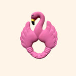 L'anneau de dentition Flamant Rose de Natrüba est spécialement conçu pour apaiser les gencives sensibles de votre bébé 
