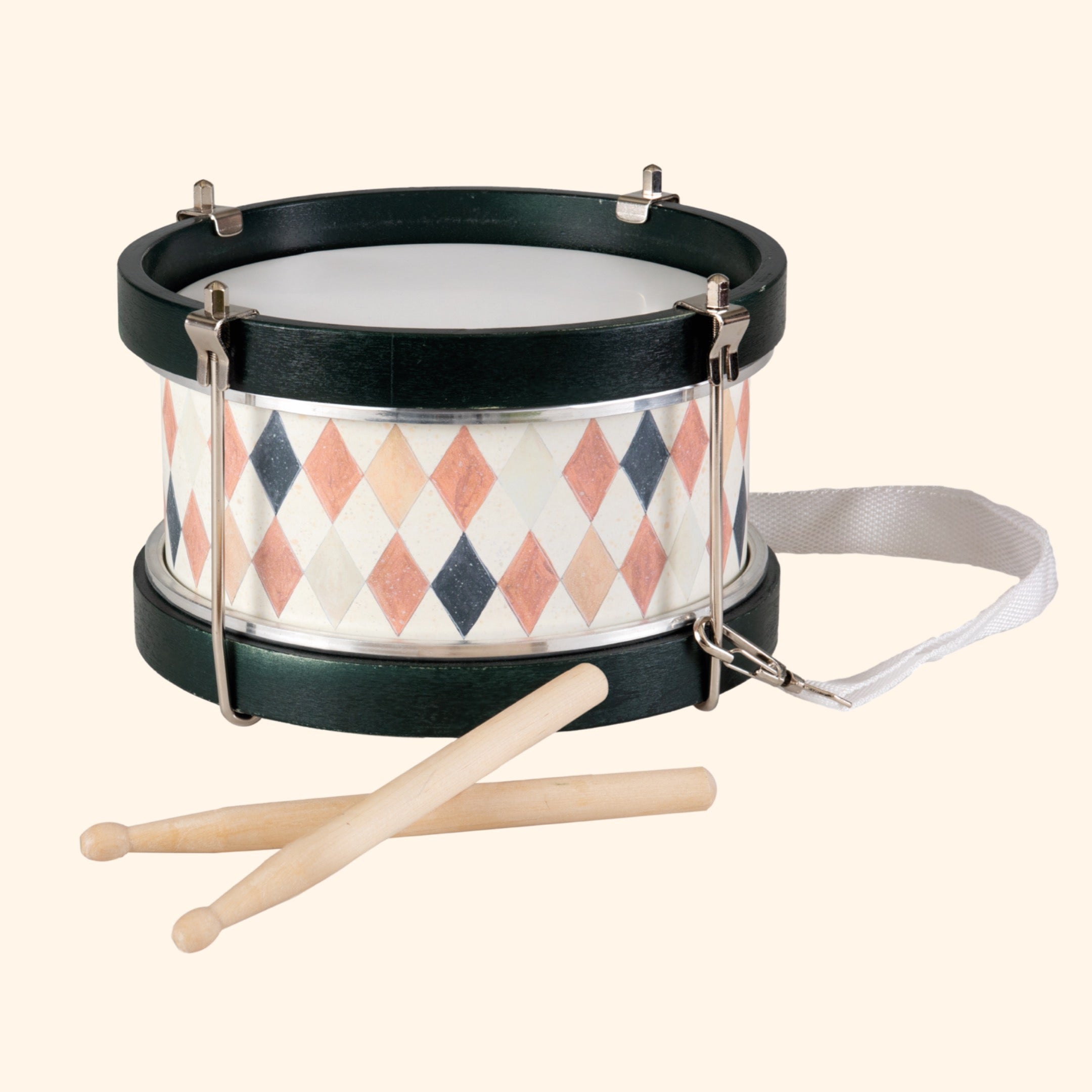 Petit tambour en bois avec lanière ajustable, parfait pour les enfants dès 3 ans. Créez des rythmes joyeux et stimulez leur créativité musicale !