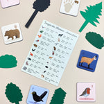 Partez à la découverte des animaux sauvages avec ce jeu de mémoire éducatif ! Associez chaque animal à son empreinte et développez la mémoire et l'observation des enfants. Parfait pour des moments de complicité en famille, ce jeu est illustré avec soin pour éveiller la curiosité des petits et grands explorateurs.