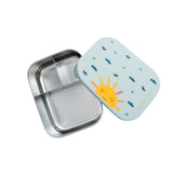 Découvrez nos boîtes à lunch iconiques, fabriquées en acier inoxydable 304 et silicone LFGB. Sécurisées, durables et sans BPA, elles sont idéales pour l'école, les pique-niques et le rangement des courses. Parfaites pour séparer et conserver vos repas avec style.