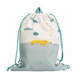 Découvrez le Sac à Cordon pour enfants, un compagnon pratique et ludique pour toutes leurs aventures. Fabriqué en matériau rPET respectueux de l'environnement, ce sac spacieux et coloré offre durabilité et style, parfait pour l'école, le sport et les sorties. 