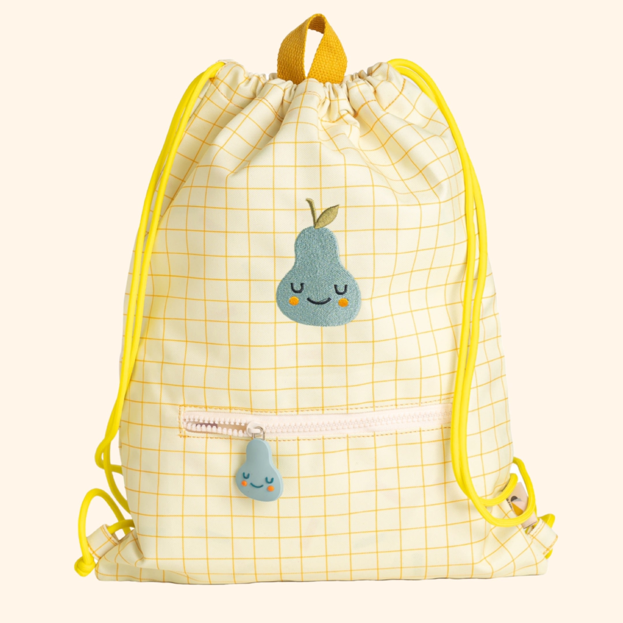 Découvrez le Sac à Cordon pour enfants, un compagnon pratique et ludique pour toutes leurs aventures. Fabriqué en matériau rPET respectueux de l'environnement, ce sac spacieux et coloré offre durabilité et style, parfait pour l'école, le sport et les sorties. 
