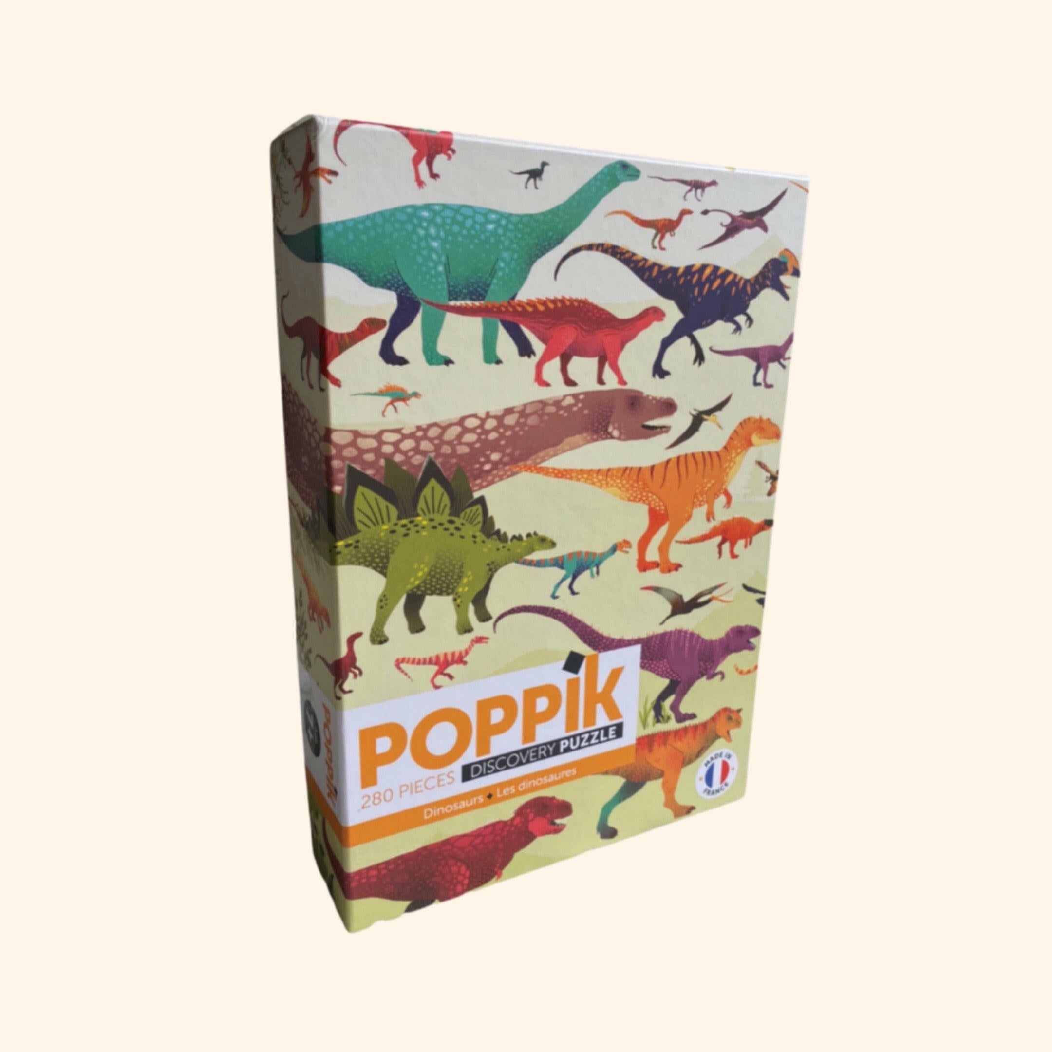 le Puzzle éducatif Les Dinosaures de Poppik, une aventure préhistorique passionnante pour les jeunes explorateurs dès l'âge de 7 ans. Conçu par l'artiste talentueuse Clémence Dupont, ce puzzle de 280 pièces offre une immersion captivante dans le monde des dinosaures.