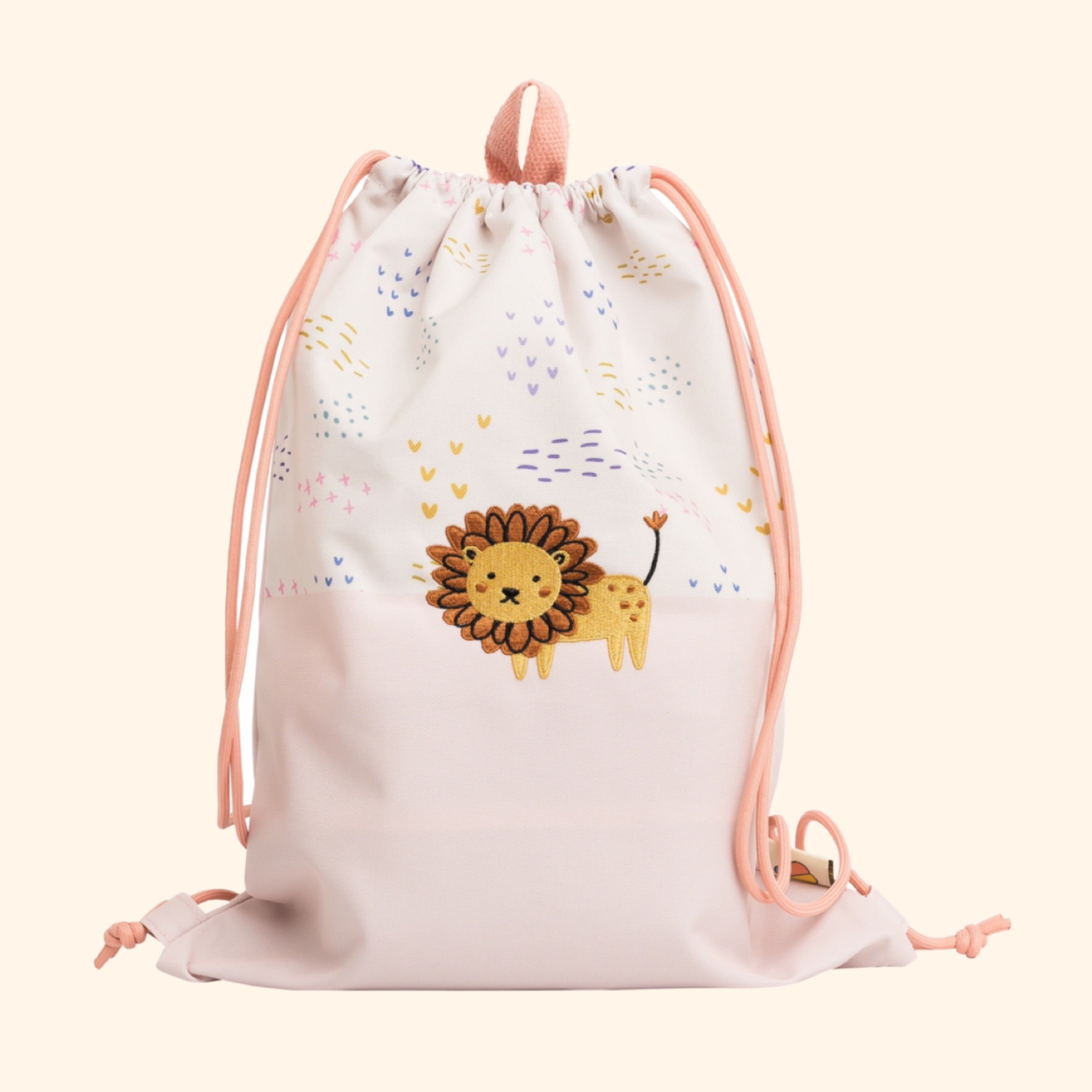 Découvrez le Sac à Cordon pour enfants, un compagnon pratique et ludique pour toutes leurs aventures. Fabriqué en matériau rPET respectueux de l'environnement, ce sac spacieux et coloré offre durabilité et style, parfait pour l'école, le sport et les sorties. 