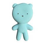 Un petit ours en caoutchouc naturel parfait pour les tout-petits