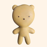 Découvrez le petit ours doudou de la marque WE ARE GOMMU, une peluche en caoutchouc unique et écologique, conçue pour accompagner votre enfant dans ses plus belles aventures. Fabriqué artisanalement en petite série, ce compagnon est le parfait allié pour les petits et les grands.