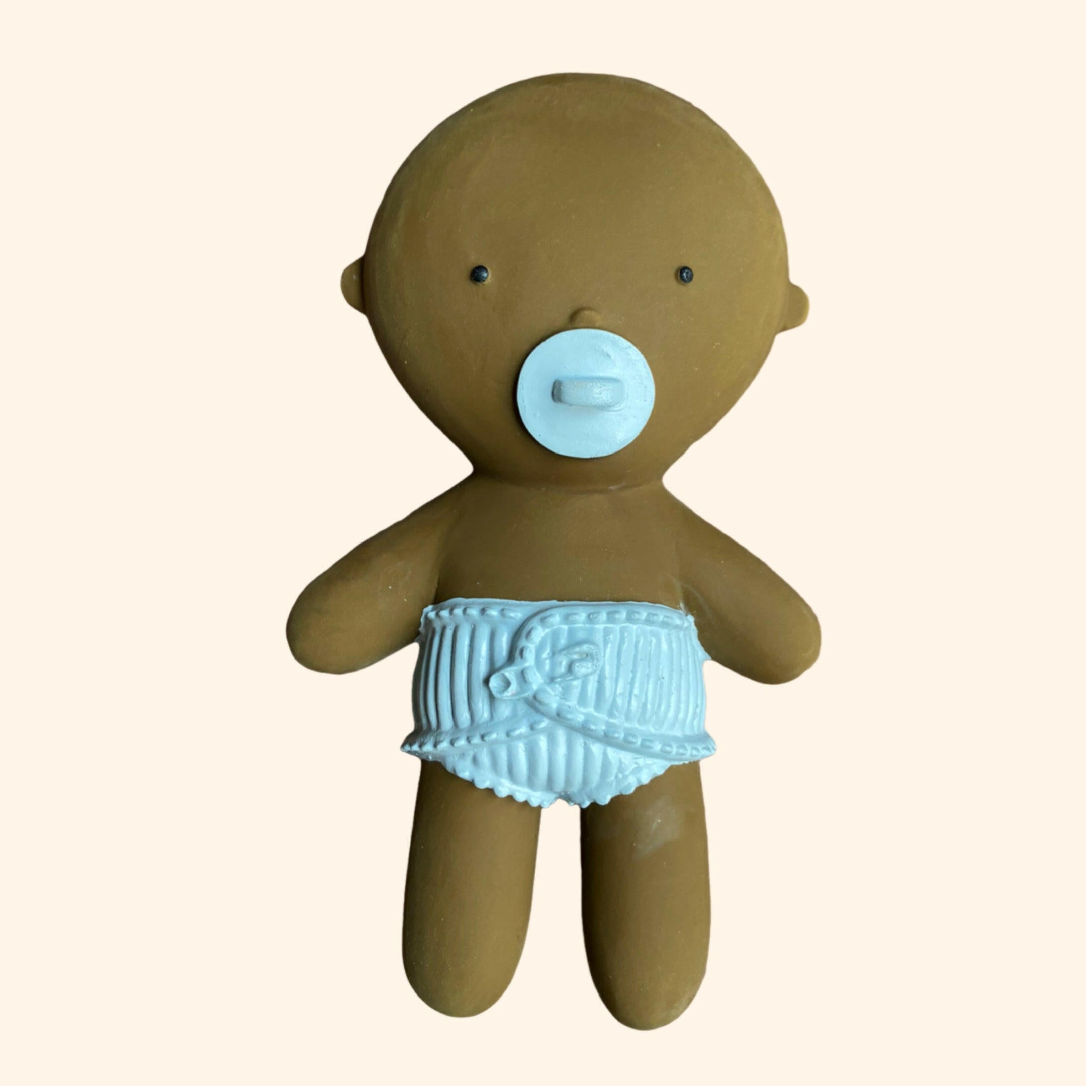 Découvrez le Mini Bébé GOMMU, le petit poupon irrésistiblement doux de la marque WE ARE GOMMU. De petite taille mais rempli de charme, ce mini bébé sera le compagnon idéal de votre tout-petit, que ce soit à la maison ou même dans son bain ! Grâce à sa conception hermétique et sans trous, vous pouvez être assuré(e) qu'aucune moisissure ne viendra perturber son hygiène parfaite.
